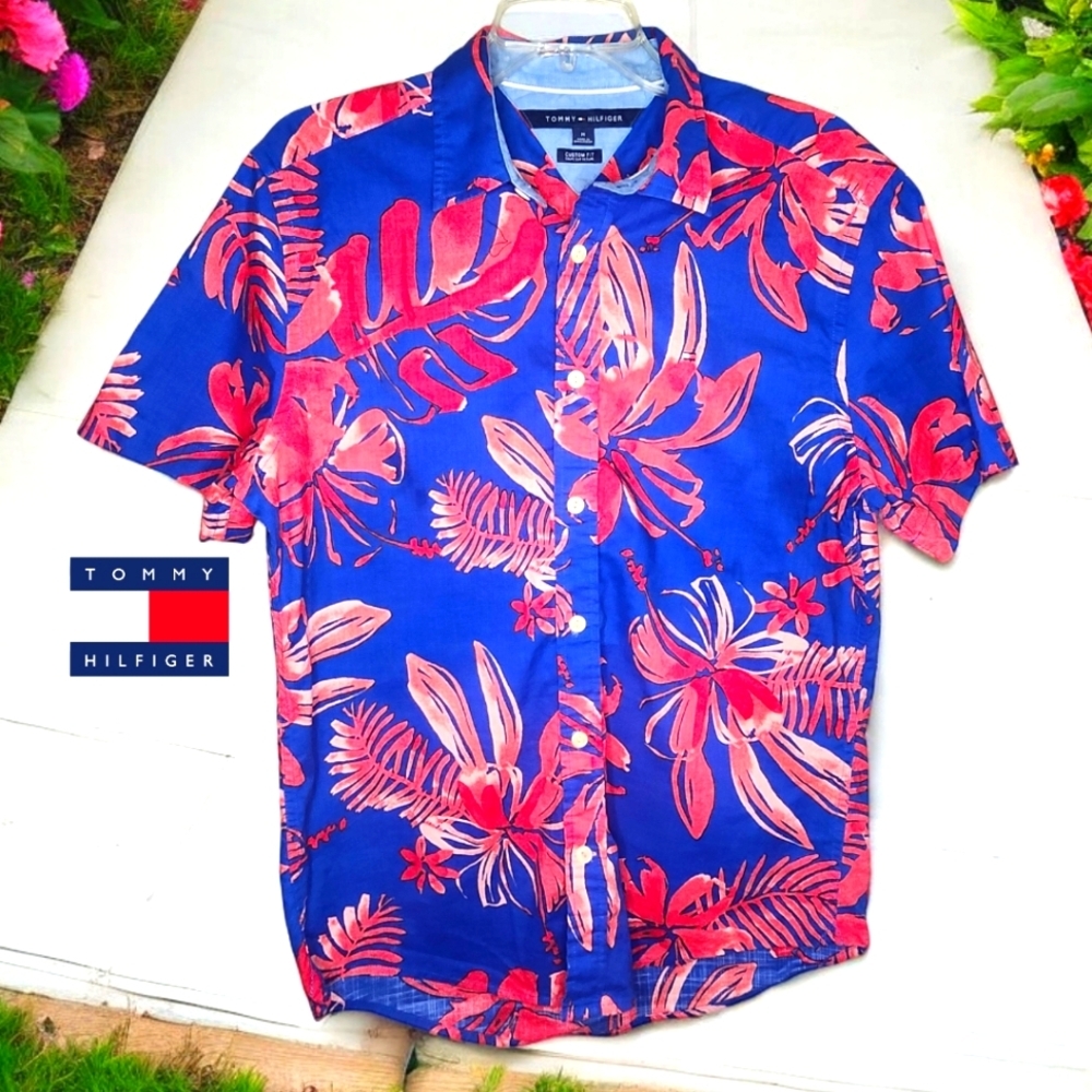 TOMMY HILFIGER Floral Short Sleeve Button Up- Medium
